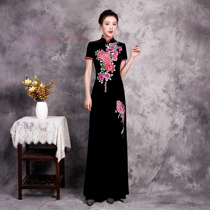2025 chinese improved cheongsam velvet dress national flower embroidery stage qipao banquet evening dress vestido formal qipao
2025 chinese improved cheongsam velvet dress national flower embroidery stage qipao banquet evening dress vestido formal qipao