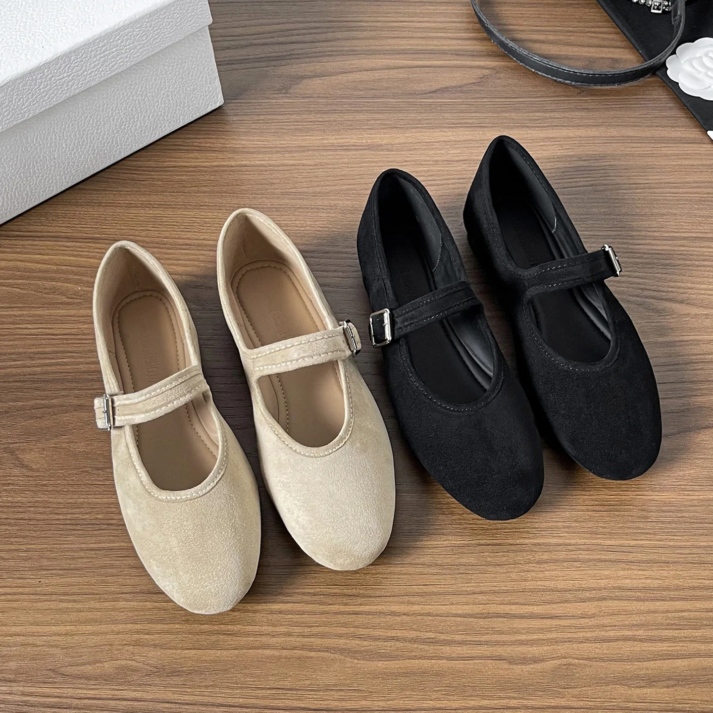 Ladies Summer Shoes 2025 Fashion Comfortable Flat Shoes Woman Luxury Ballerina Mary Jane Round Toe Ballet Flats Casual Footwear
Ladies Summer Shoes 2025 Fashion Comfortable Flat Shoes Woman Luxury Ballerina Mary Jane Round Toe Ballet Flats Casual Footwear
