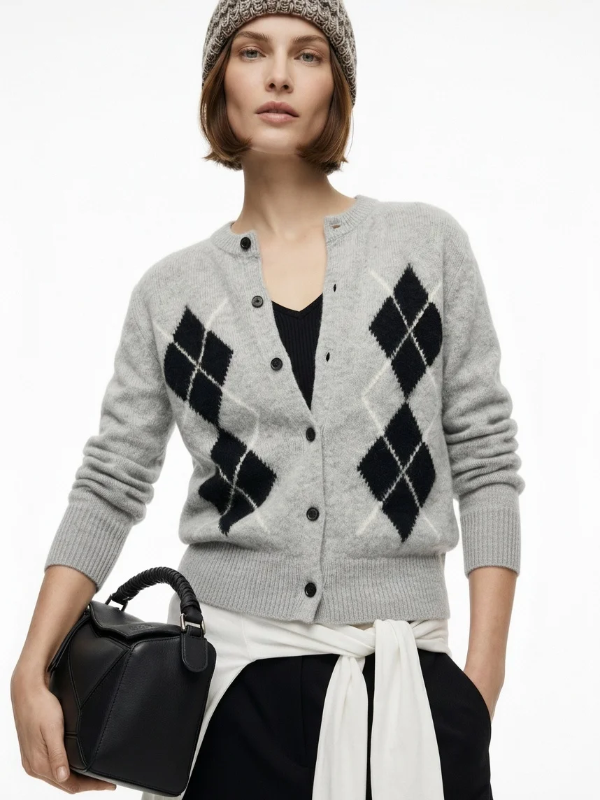 Женский вязаный кардиган свободного кроя с длинными рукавами, винтажный, с ромбовидным узором, удобный, повседневный, для ежедневной носки
Женский вязаный кардиган свободного кроя с длинными рукавами, винтажный, с ромбовидным узором, удобный, повседневный, для ежедневной носки