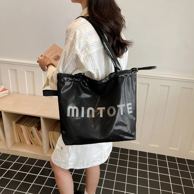 Unique Leisure Diaper Bag Fashionable Solid Color Commuter Bag Ladies Shoulder Purse Vintage Retro Square Satchel
Unique Leisure Diaper Bag Fashionable Solid Color Commuter Bag Ladies Shoulder Purse Vintage Retro Square Satchel