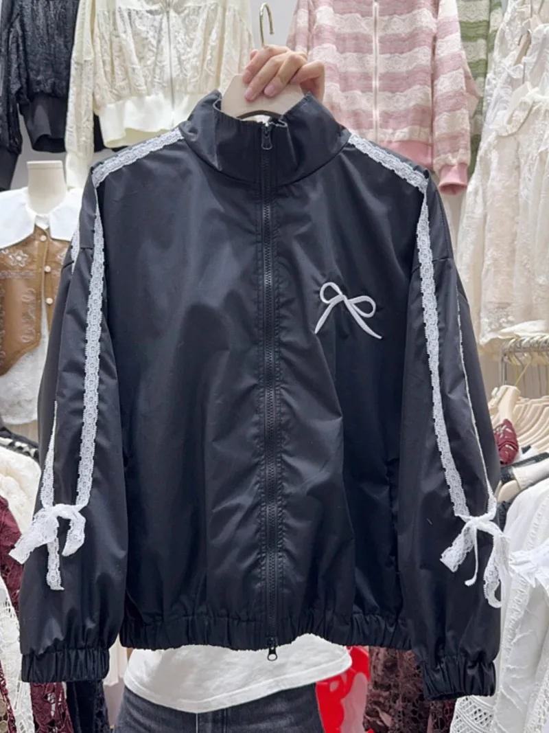 Y2k Grunge Streetwear Autumn Winter New Jacket Turn Down Collar Zipper Coat Lace Patchwork Bowknot Design Sense Chic Jaquetas
Y2k Grunge Streetwear Autumn Winter New Jacket Turn Down Collar Zipper Coat Lace Patchwork Bowknot Design Sense Chic Jaquetas