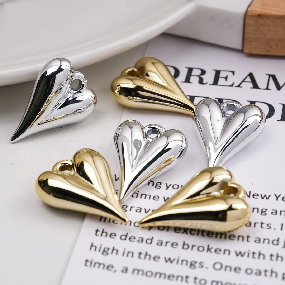 DIY Jewelry Findings Bright UV Coated Colors Love Heart Necklace Earring Pendant Charms Fit Bracelet Necklace 30*22*10mm 80pcs
DIY Jewelry Findings Bright UV Coated Colors Love Heart Necklace Earring Pendant Charms Fit Bracelet Necklace 30*22*10mm 80pcs
