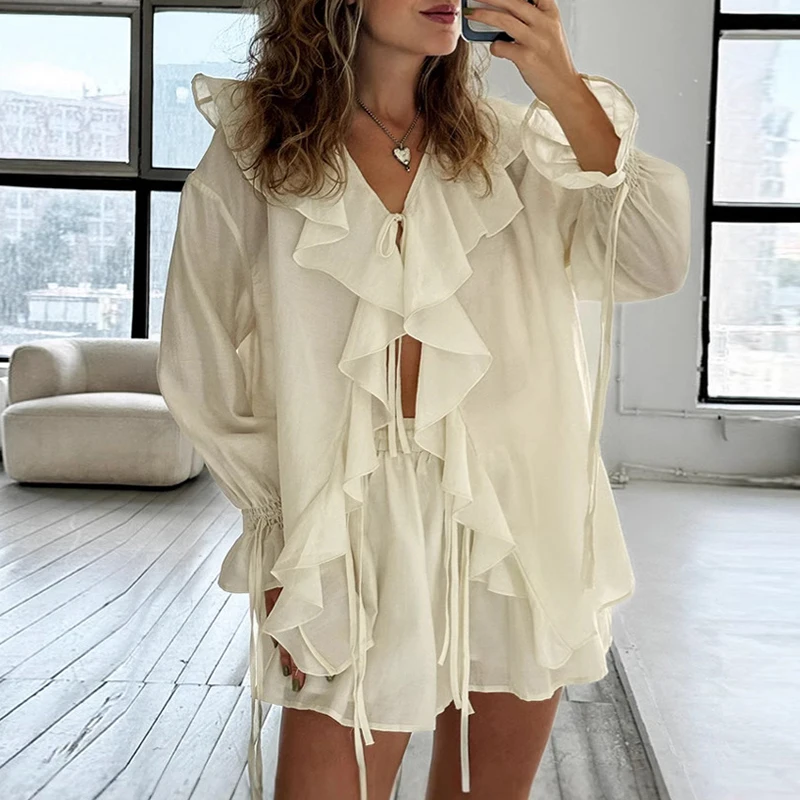Spring Summer Thin Loose Beach Outfit Fashion Ruffled Solid Color Women's Two Piece Set Sexy V Neck Lace Up Top and Shorts Suit
Spring Summer Thin Loose Beach Outfit Fashion Ruffled Solid Color Women's Two Piece Set Sexy V Neck Lace Up Top and Shorts Suit