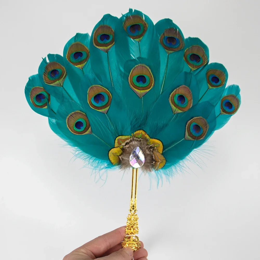 Goose Peacock Feathers Fans Exquisite Natural Big Eyes Handheld Fan Wedding Party Decoration Event Props Stage Show Accessory
Goose Peacock Feathers Fans Exquisite Natural Big Eyes Handheld Fan Wedding Party Decoration Event Props Stage Show Accessory