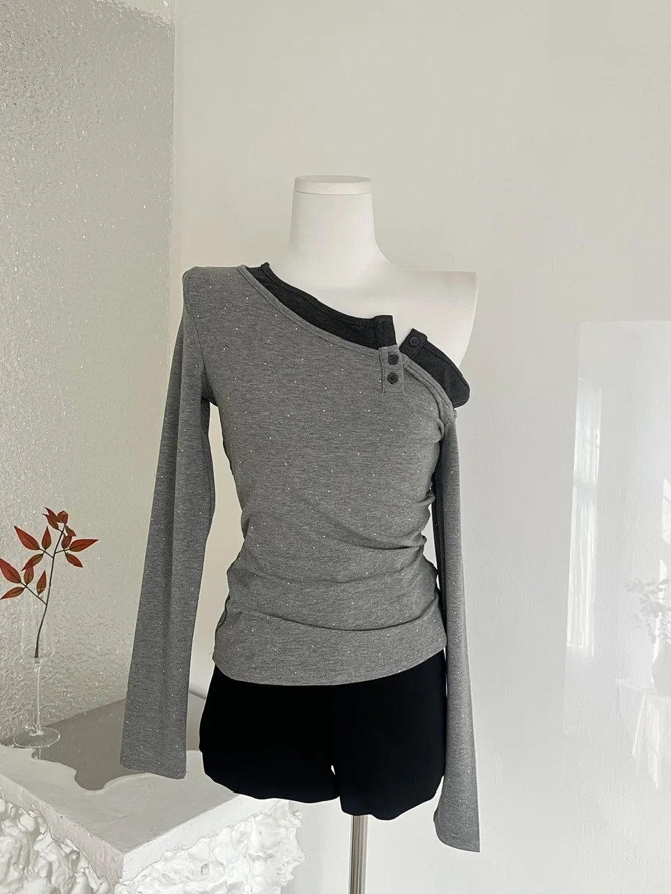 2026 Spring New Pure Desire Hot Girl Grey Slim Fit Shoulder T-Shirt Women's Base Layer Top Stylish Casual Polyester Fiber
2026 Spring New Pure Desire Hot Girl Grey Slim Fit Shoulder T-Shirt Women's Base Layer Top Stylish Casual Polyester Fiber