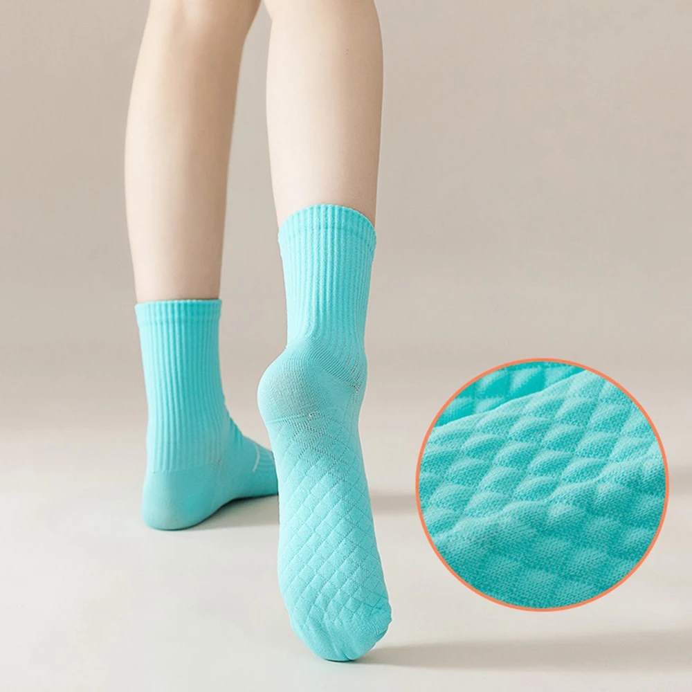 Casual Fashion Sports Socks Breathable Soft Basketball Socks Cute Sweat Absorption Women Stocking Women
Casual Fashion Sports Socks Breathable Soft Basketball Socks Cute Sweat Absorption Women Stocking Women