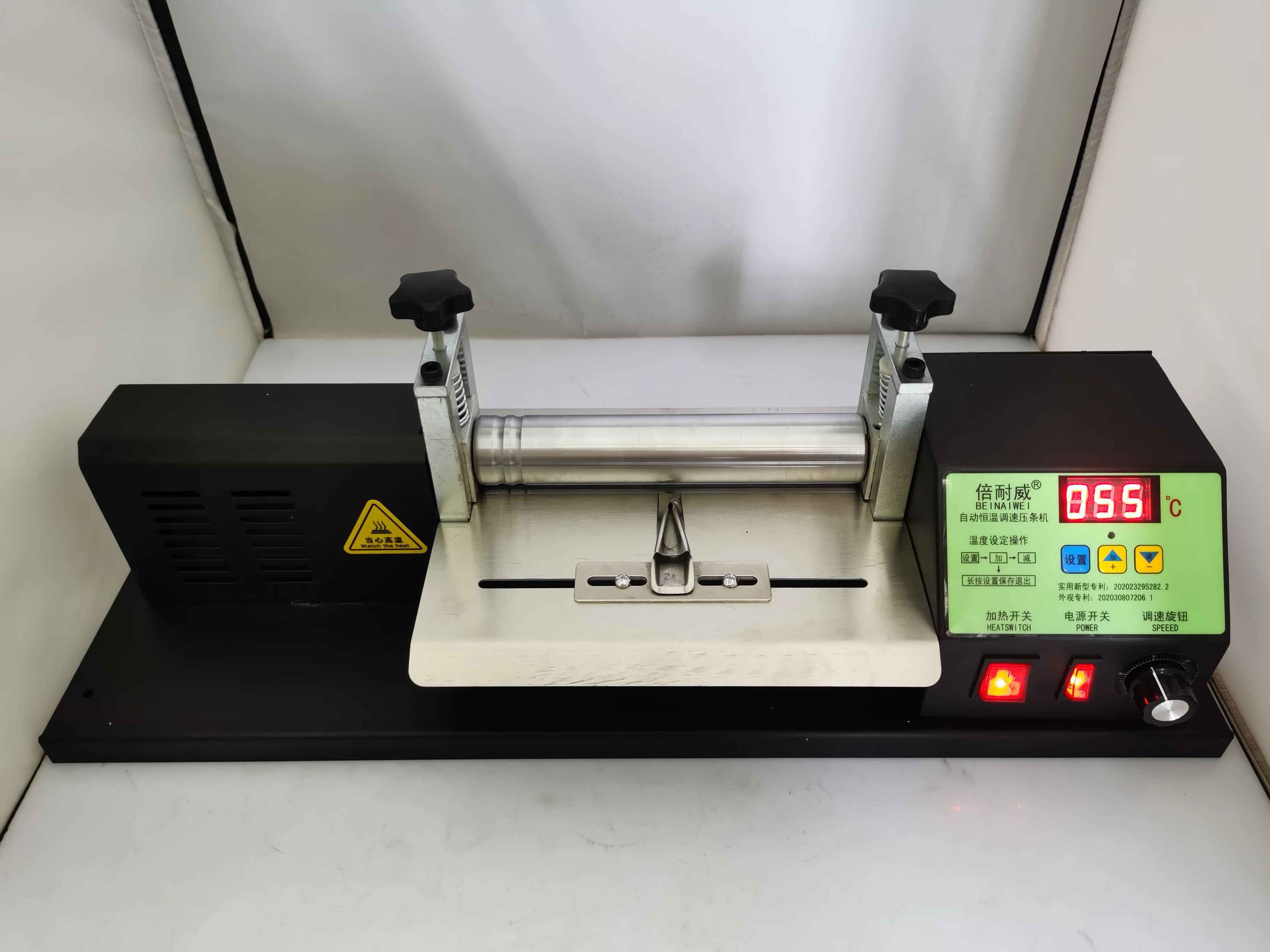Electric adjustable speed leather Non-woven fabric drawing machine, glue dispenser machine, leather press laminating machine
Electric adjustable speed leather Non-woven fabric drawing machine, glue dispenser machine, leather press laminating machine