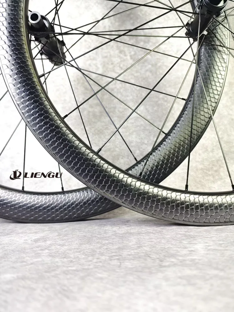 700C Bike Carbon Wheels Cloud UD Appearance Paintless Front 45mm Rear 50mm Depth 31mm Width Wheelset
700C Bike Carbon Wheels Cloud UD Appearance Paintless Front 45mm Rear 50mm Depth 31mm Width Wheelset