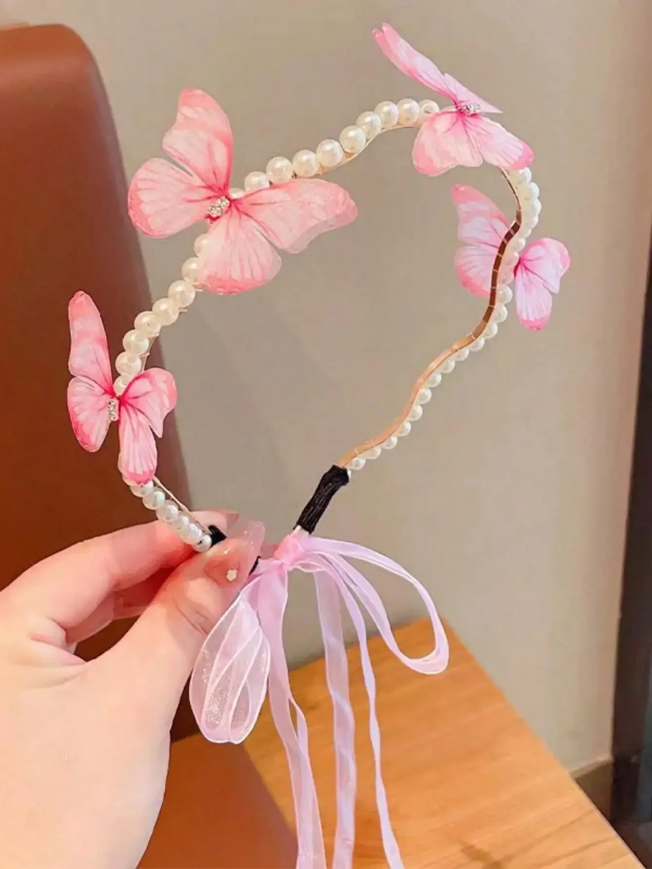 1pc Fashionable & Cute Butterfly Faux Pearl Headband For Girl
1pc Fashionable & Cute Butterfly Faux Pearl Headband For Girl