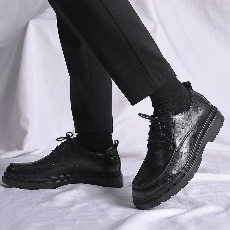 Classic Men's Genuine Leather Shoes Thick Soled Pointed Shoes Banquet Dress Shoes Conference Men's Formal Shoes Lace Up
Classic Men's Genuine Leather Shoes Thick Soled Pointed Shoes Banquet Dress Shoes Conference Men's Formal Shoes Lace Up