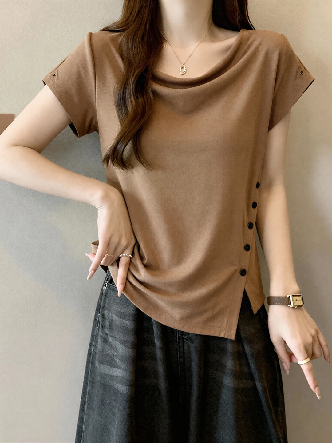 Elegant Short Sleeve T-Shirt Women's Summer New plus Size Slimming Top Waist-Cinching V-Neck Korean Style Commute Fashion
Elegant Short Sleeve T-Shirt Women's Summer New plus Size Slimming Top Waist-Cinching V-Neck Korean Style Commute Fashion