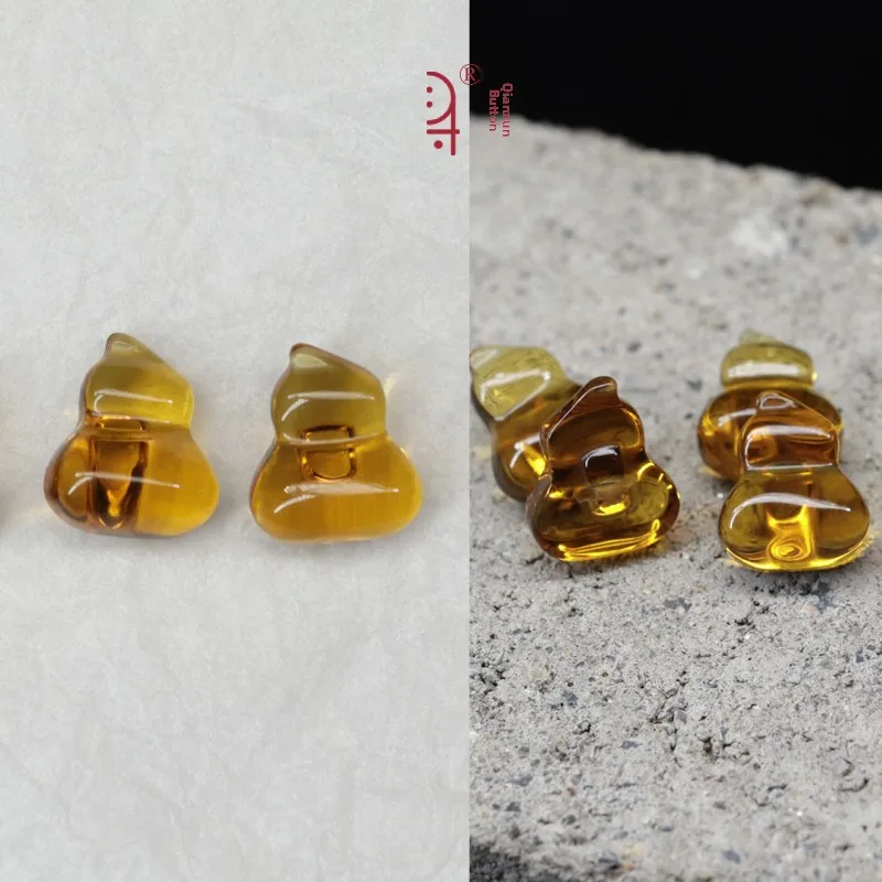 Yellow Glass Gourd Shaped Tunnel Eye Buttons Chinese Style Improved Cotton Linen Shirt Buttons Silk Skirt Buttons
Yellow Glass Gourd Shaped Tunnel Eye Buttons Chinese Style Improved Cotton Linen Shirt Buttons Silk Skirt Buttons