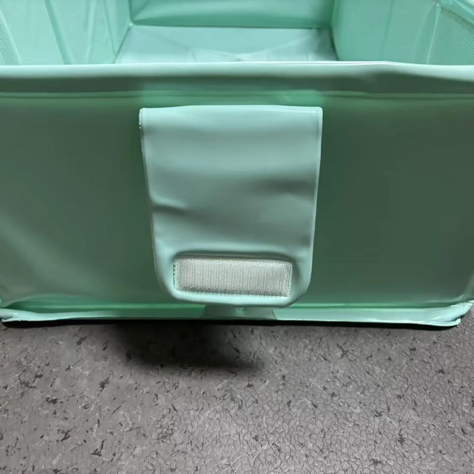 Pet Pool Non-Slip Foldable Portable Puppy Pool 80x40x20cm Pet Bathtub For Cat Beach Outdoor Playground Backyard Home Travel
Pet Pool Non-Slip Foldable Portable Puppy Pool 80x40x20cm Pet Bathtub For Cat Beach Outdoor Playground Backyard Home Travel