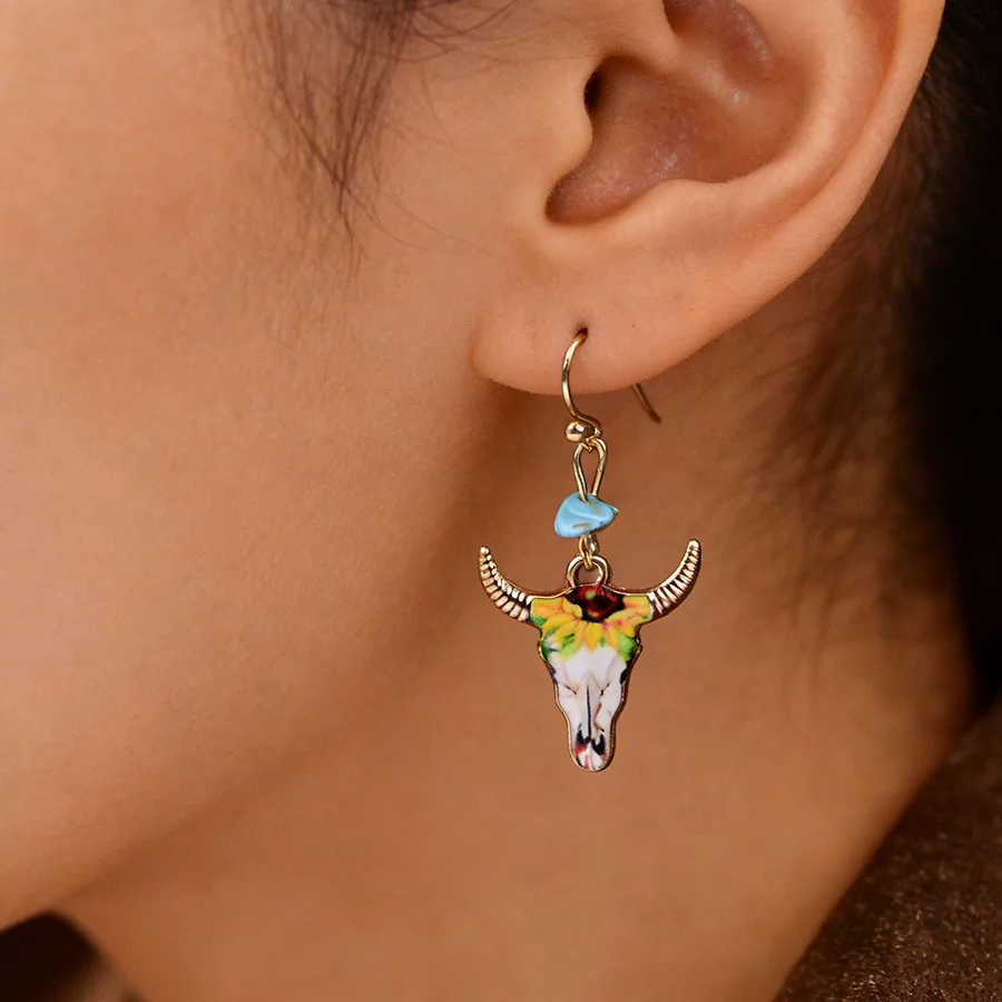 DIY accessories Cross-border fashion denim turquoise cow head painted flower pendant earrings elegant and exquisite temperament
DIY accessories Cross-border fashion denim turquoise cow head painted flower pendant earrings elegant and exquisite temperament