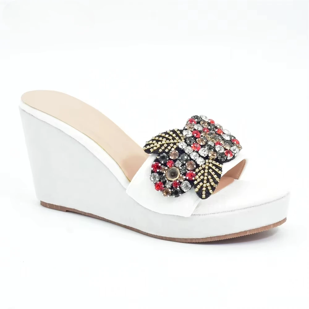 2025 Nigerian Women's Party High Heel Pumps Elegant Rhinestone Design Wedges Shoes for Women Wedding Ladies Platform Shoes
2025 Nigerian Women's Party High Heel Pumps Elegant Rhinestone Design Wedges Shoes for Women Wedding Ladies Platform Shoes