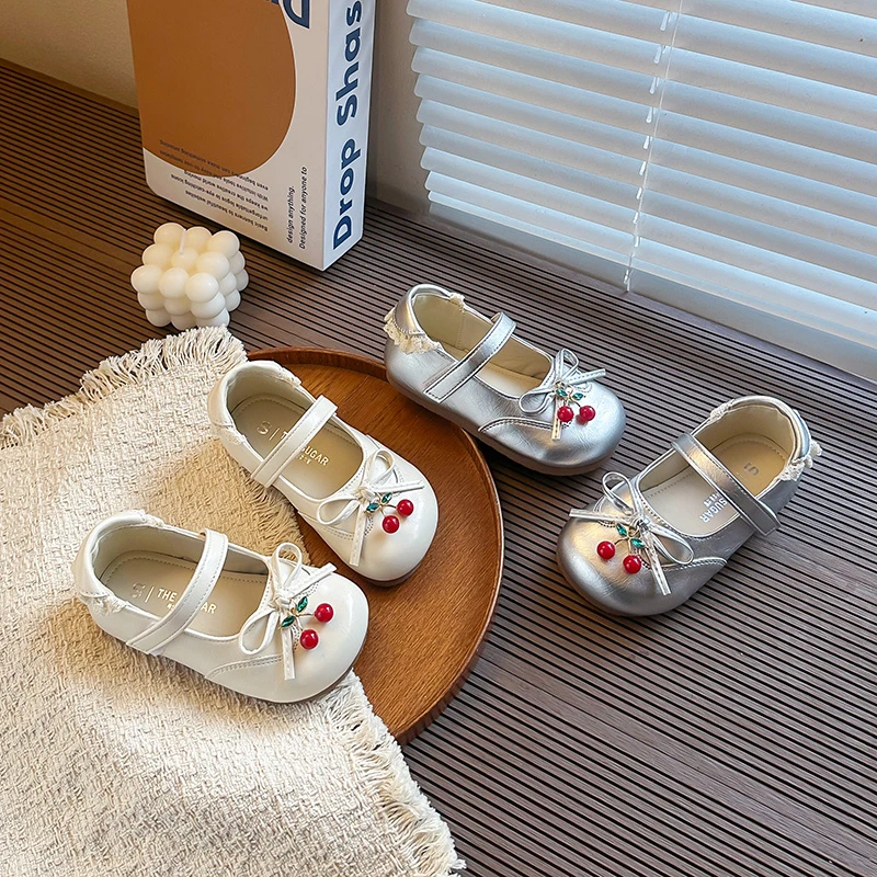 Kids Princess Shoes Sweet Lace Girls Flat Shoes Round Toes Simple Bows 2026 New Fashion Children Dance Shoes Soft Bottom
Kids Princess Shoes Sweet Lace Girls Flat Shoes Round Toes Simple Bows 2026 New Fashion Children Dance Shoes Soft Bottom