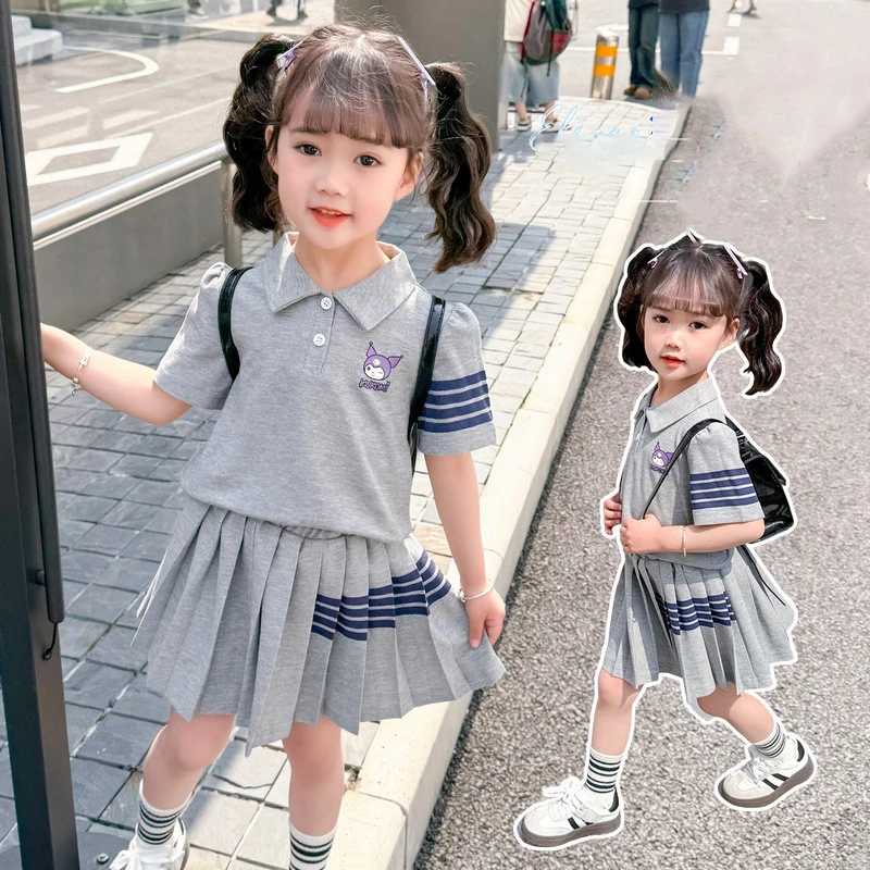 Kuromi милый комплект летней униформы для девочек, рубашка с короткими рукавами + плиссированная юбка, летний наряд из двух предметов, милый хлопковый праздничный подарок
Kuromi милый комплект летней униформы для девочек, рубашка с короткими рукавами + плиссированная юбка, летний наряд из двух предметов, милый хлопковый праздничный подарок