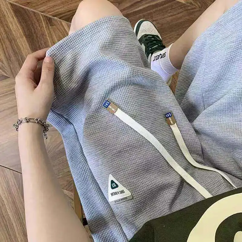 Ice Silk Men's Shorts Summer Thin Quick Dry Beach Loose Sports Casual Five-Quarter Mid-Pants City Walk Youthful Energy
Ice Silk Men's Shorts Summer Thin Quick Dry Beach Loose Sports Casual Five-Quarter Mid-Pants City Walk Youthful Energy