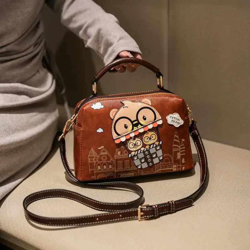 2026 New Original Design Casual Pillow Bag Bear Cartoon Handbag Single oulder Crossbody Bag Soft PU Leather Daily Use
2026 New Original Design Casual Pillow Bag Bear Cartoon Handbag Single oulder Crossbody Bag Soft PU Leather Daily Use