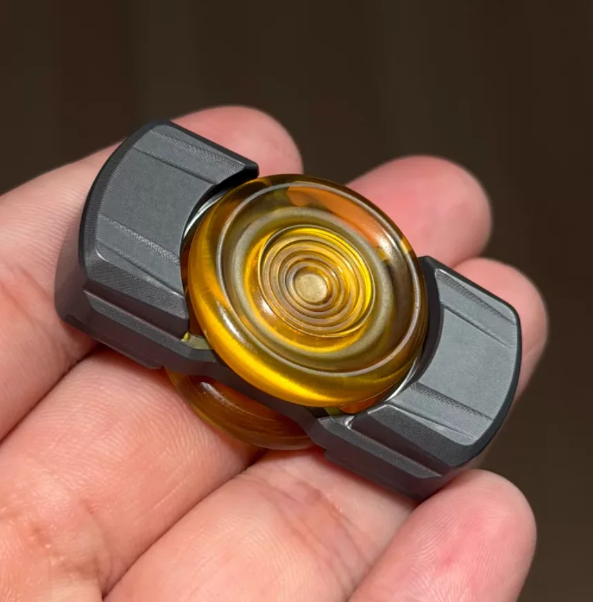 Used EDC CC Shovel Studio sp5 Two Leaf Gyroscope Black Stone Wash fidget spinner metal decompression toy
Used EDC CC Shovel Studio sp5 Two Leaf Gyroscope Black Stone Wash fidget spinner metal decompression toy