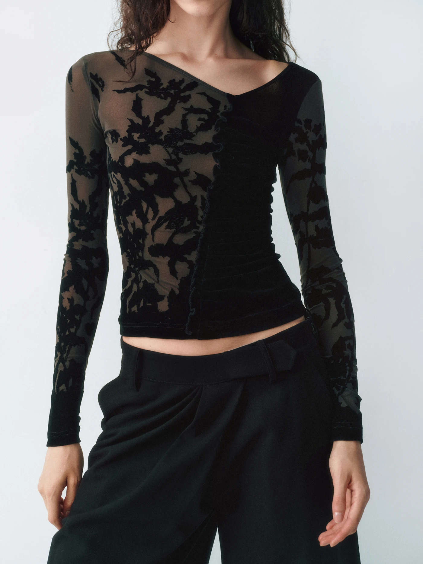 Новинка LUCENCY: Женский модный топ с асимметричным дизайном, бархатными и текстильными вставками, длинными рукавами, осень-зима
Новинка LUCENCY: Женский модный топ с асимметричным дизайном, бархатными и текстильными вставками, длинными рукавами, осень-зима