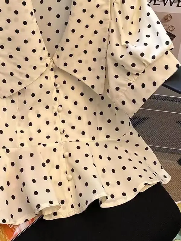 plus Size 300 Pou Polka Dot Chiffon Ruffle Sve ort Sve irt Women Summer New Doll Collar Top Korean Sle Loose Fit
plus Size 300 Pou Polka Dot Chiffon Ruffle Sve ort Sve irt Women Summer New Doll Collar Top Korean Sle Loose Fit