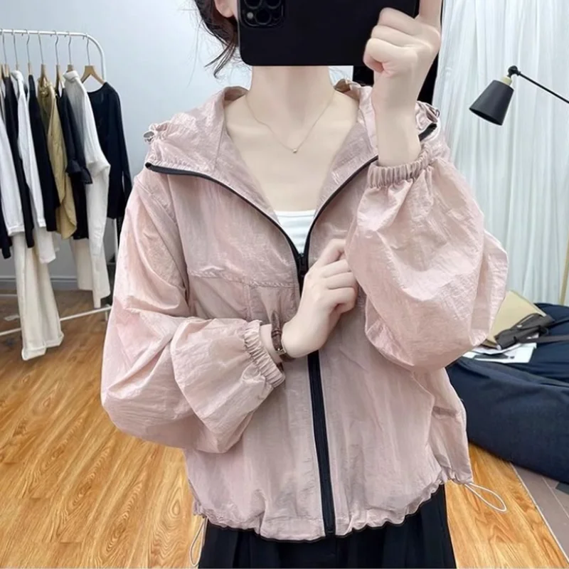 Women's Short Lightweight Loose-Fit Summer Sun Protection Jacket 2026 New Design Versatile Hooded Outerwear for Small Figures
Women's Short Lightweight Loose-Fit Summer Sun Protection Jacket 2026 New Design Versatile Hooded Outerwear for Small Figures