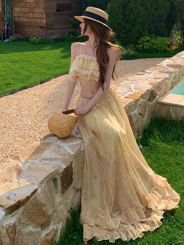 Romantic Lace Halter Neck Two-Piece Set Beach Vacation Style Half Skirt Sleeveless Summer Fashion for Women Adult Size
Romantic Lace Halter Neck Two-Piece Set Beach Vacation Style Half Skirt Sleeveless Summer Fashion for Women Adult Size