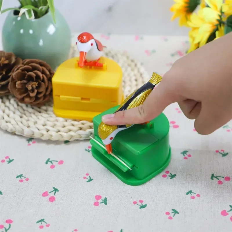 Creative intelligent toothpick jar cute bird toothpick box barrel press type toothpick box
Creative intelligent toothpick jar cute bird toothpick box barrel press type toothpick box