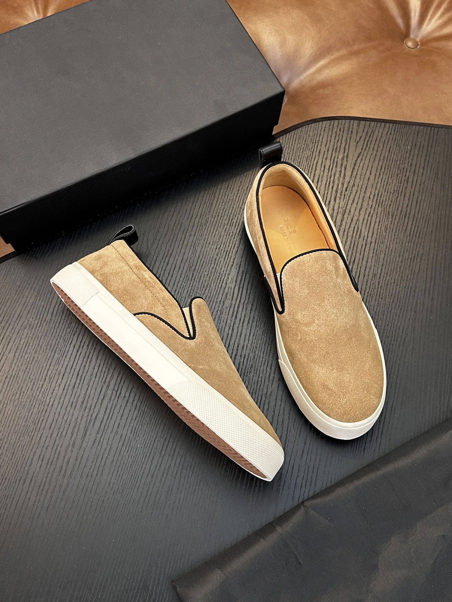OECHSLI Shoes Cowhide Suede 2026 new soft business casual sports genuine leather soft outdoor Men‘s European big size 38-47
OECHSLI Shoes Cowhide Suede 2026 new soft business casual sports genuine leather soft outdoor Men‘s European big size 38-47