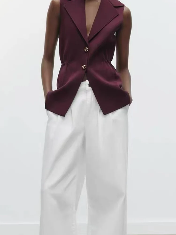 European and American style spring new fashion trend women's button decoration pleated lapel sleeveless knitted vest vest
European and American style spring new fashion trend women's button decoration pleated lapel sleeveless knitted vest vest