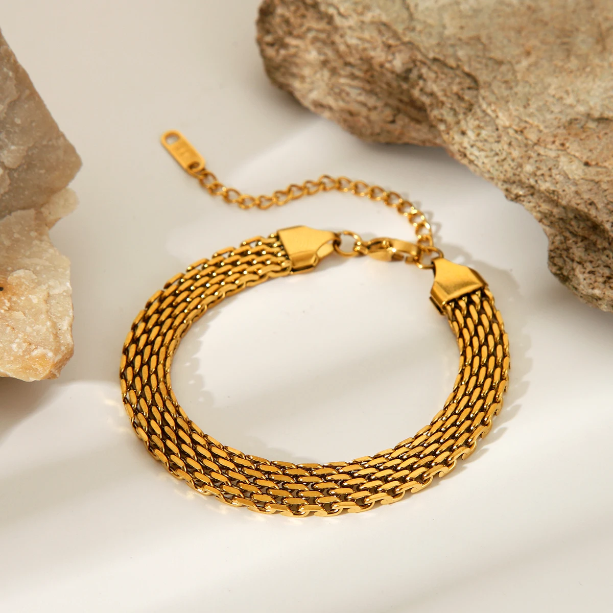 New Layered Wide Link Stainless Steel Bracelet Light Luxury Fashion Wrist Jewelry 18k Gold Plated Bracelet Women Gift 
New Layered Wide Link Stainless Steel Bracelet Light Luxury Fashion Wrist Jewelry 18k Gold Plated Bracelet Women Gift