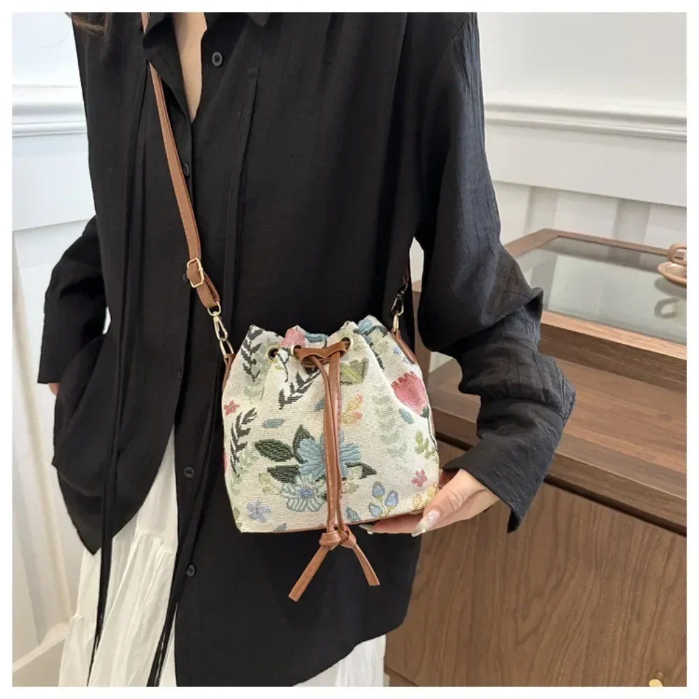 Fashionable new women's bag retro ethnic style crossbody bucket bag handbag casual simple elegant pattern drawstring multifuncti
Fashionable new women's bag retro ethnic style crossbody bucket bag handbag casual simple elegant pattern drawstring multifuncti