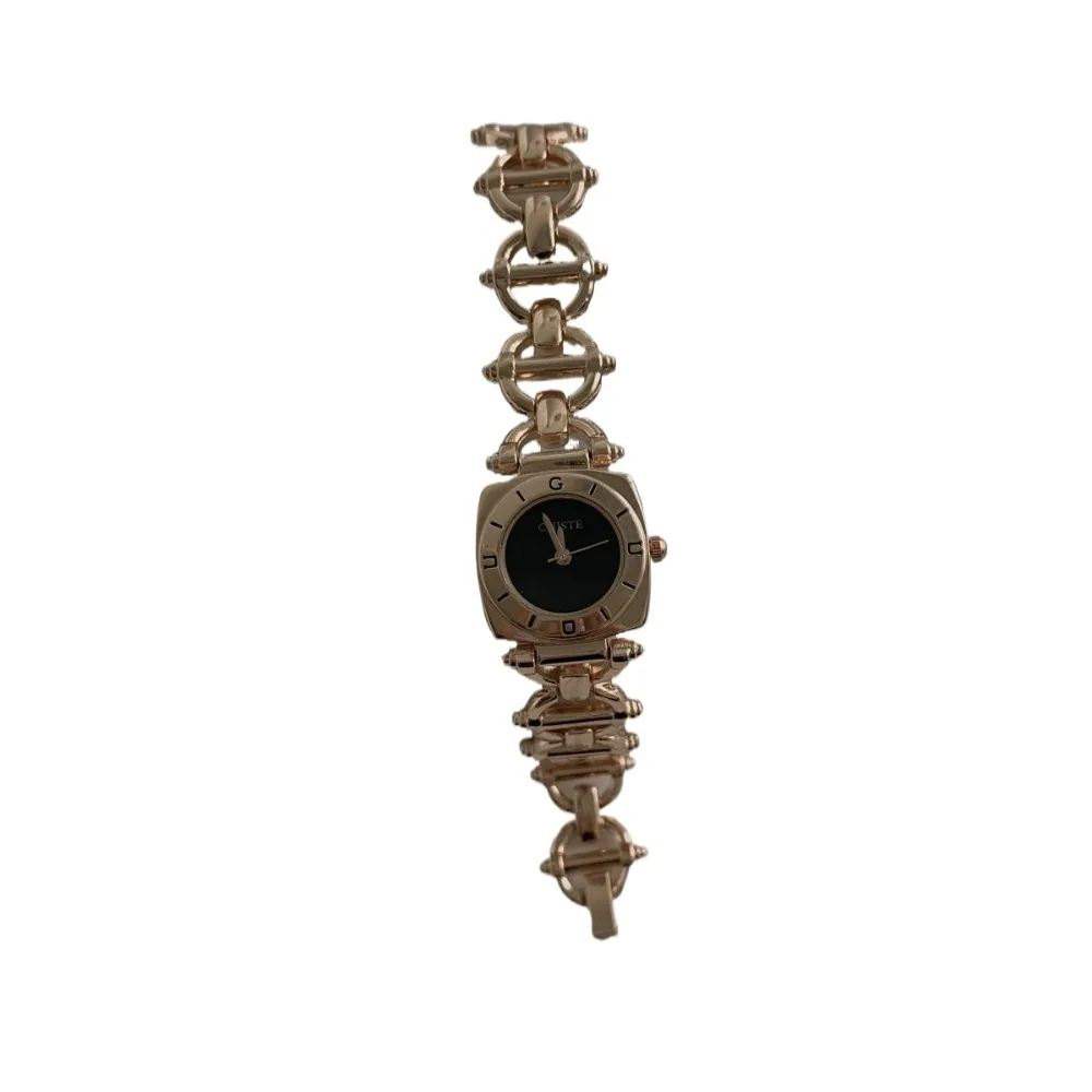 Metal chain women's watch women's light luxury high-end small dial bracelet watch
Metal chain women's watch women's light luxury high-end small dial bracelet watch