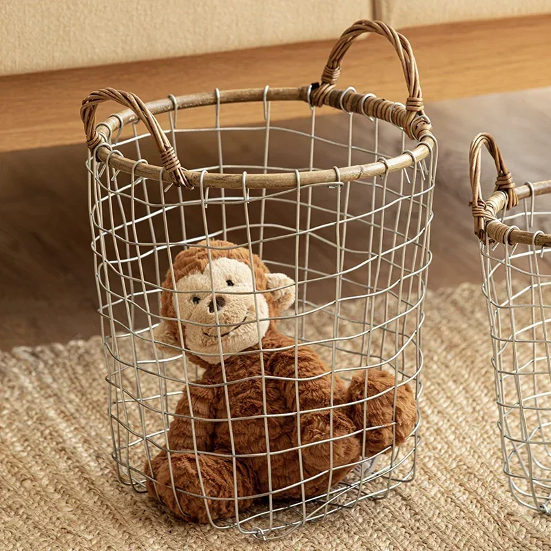 Vintage Double Ear Laundry Baskets Iron Mesh Storage Bucket Vine Weaving Handle Fruits Basket Versatile Scene Kitchen Items
Vintage Double Ear Laundry Baskets Iron Mesh Storage Bucket Vine Weaving Handle Fruits Basket Versatile Scene Kitchen Items