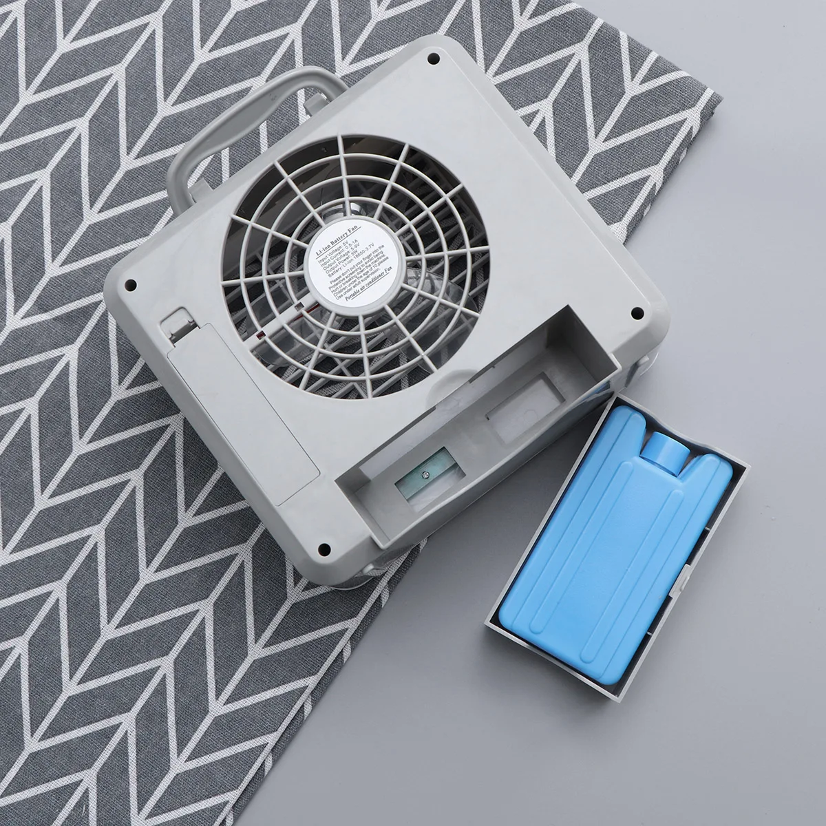 Silent Electric Fan Air Humidifier Cooling Mini Portable Household Office Negative Ion Evaporative Water Tank Large Capacity
Silent Electric Fan Air Humidifier Cooling Mini Portable Household Office Negative Ion Evaporative Water Tank Large Capacity