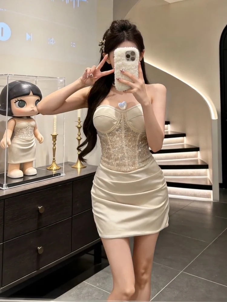 Юбка женская с завышенной талией, облегающая, с пайетками, в уличном стиле, осенне-зимняя, стройнящая фигуру
Юбка женская с завышенной талией, облегающая, с пайетками, в уличном стиле, осенне-зимняя, стройнящая фигуру