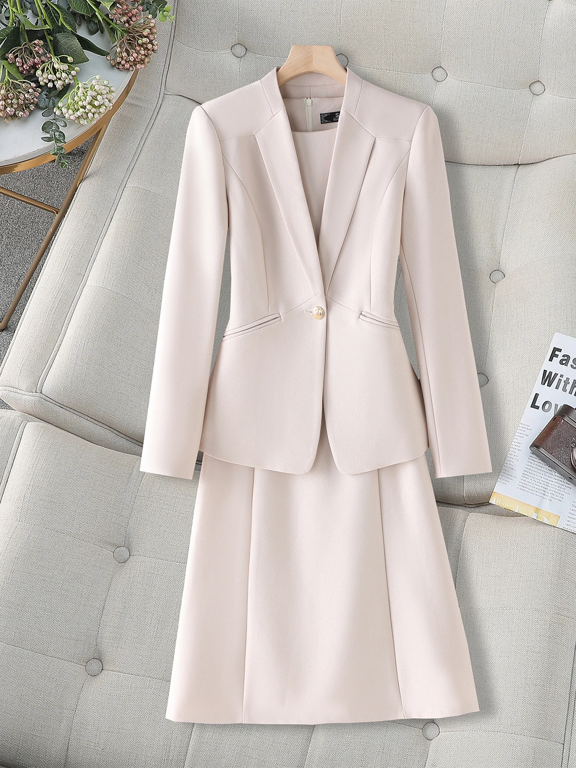 Elegant Professional Women's Suit Set No-Sleeve Waist-Cinching Dress Two-Piece Autumn Winter Fashion Ladylike Style
Elegant Professional Women's Suit Set No-Sleeve Waist-Cinching Dress Two-Piece Autumn Winter Fashion Ladylike Style