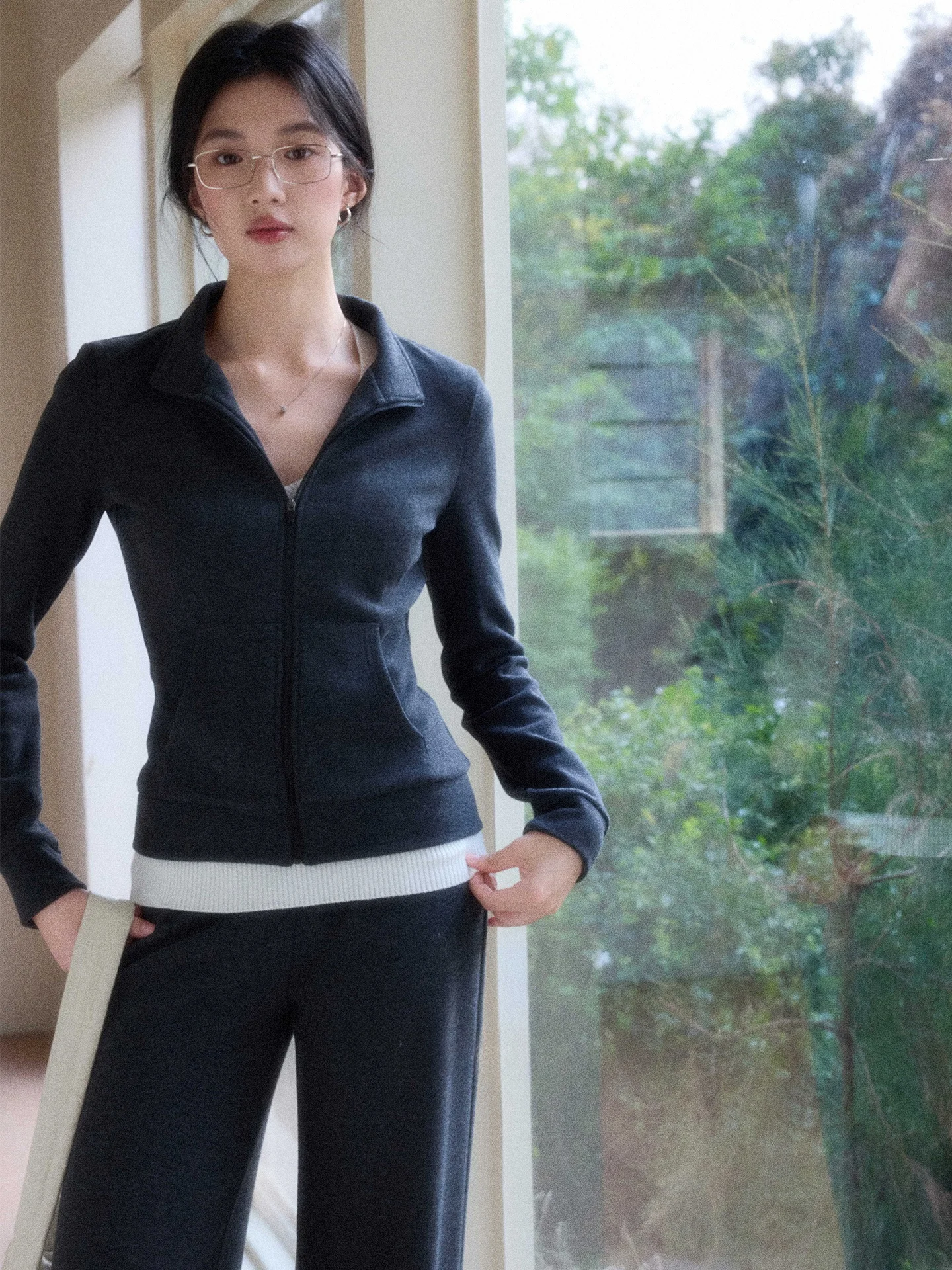 Elegant Casual Slim Fit Set for Women by Er Yang Design Soft Brushed Long Sleeve Top And High Waist Trousers Summer Fashion
Elegant Casual Slim Fit Set for Women by Er Yang Design Soft Brushed Long Sleeve Top And High Waist Trousers Summer Fashion