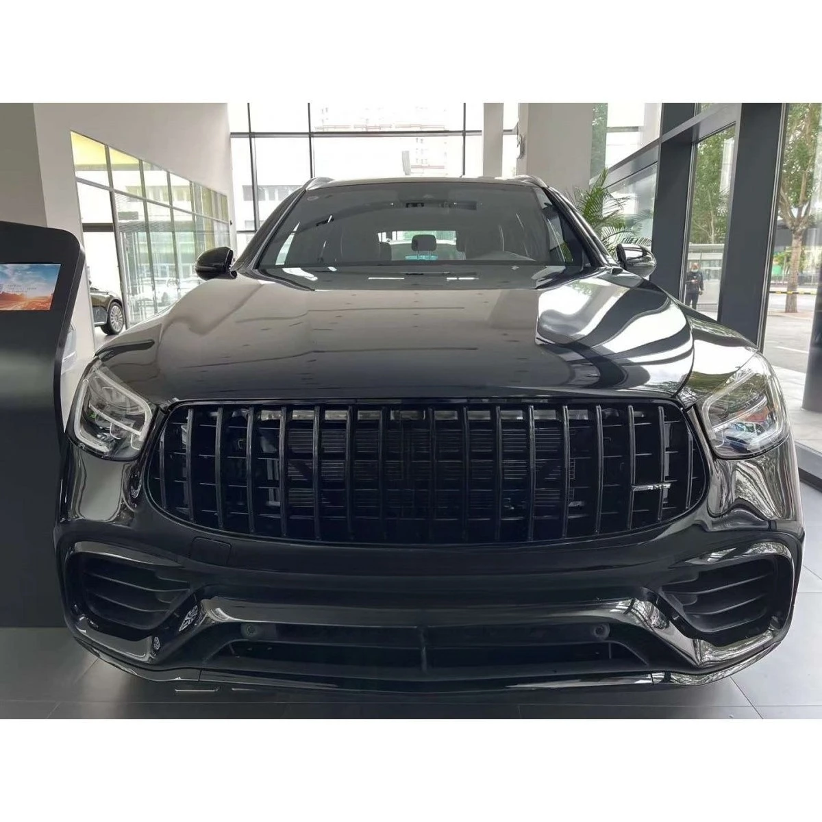 The old to the new body kit is suitable for C-Class X253 surround GLC63 bumper modification
The old to the new body kit is suitable for C-Class X253 surround GLC63 bumper modification