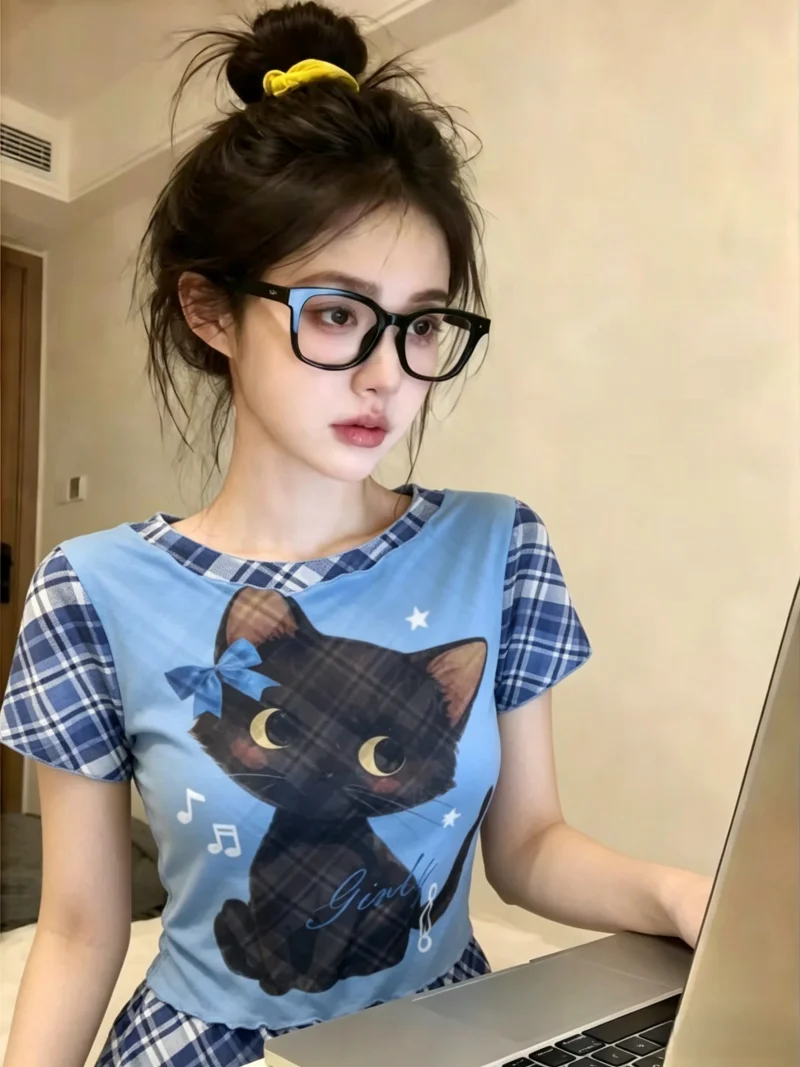Blue Plaid Short Sleeve T-Shirt Women's Summer Design Sensation Age Reduction Slimming Top Self-Preserving Style Korean Versi...
Blue Plaid Short Sleeve T-Shirt Women's Summer Design Sensation Age Reduction Slimming Top Self-Preserving Style Korean Versi...