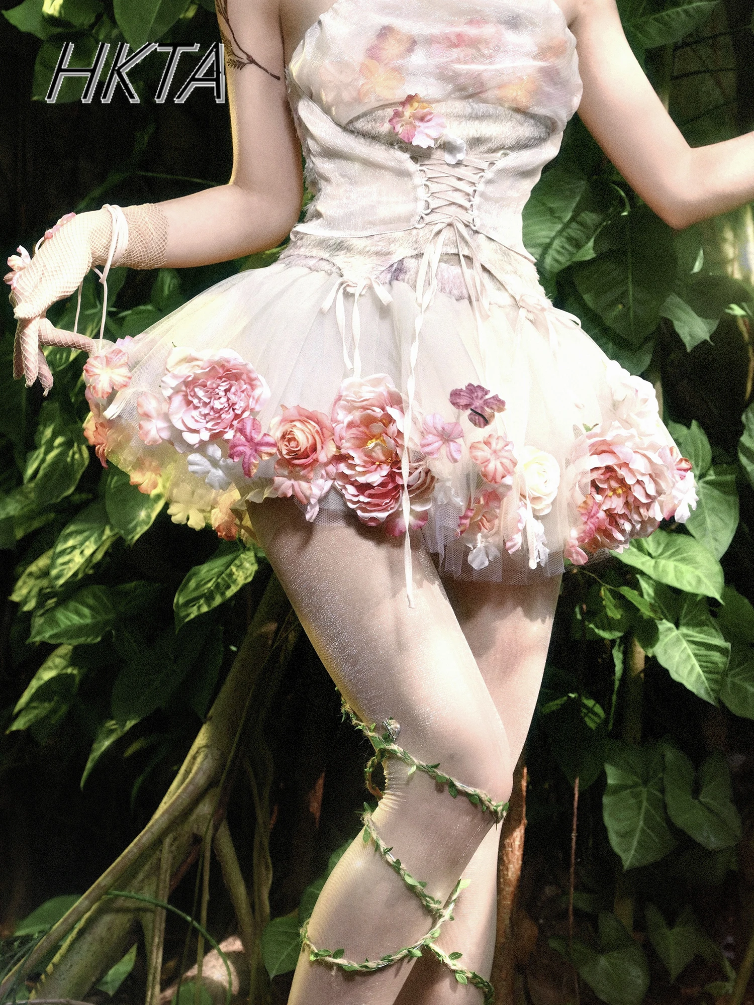 Lolita Simulated Flower Folds Three Dimensional Ball Gown Skirt Women Support Spring Elegant Sweet Cute Short Cake Skirt Ladies
Lolita Simulated Flower Folds Three Dimensional Ball Gown Skirt Women Support Spring Elegant Sweet Cute Short Cake Skirt Ladies