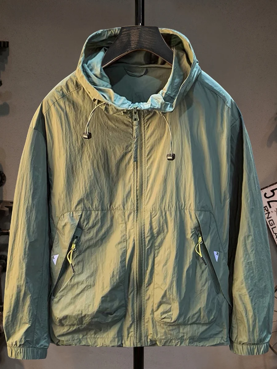 Легкая летняя мужская куртка из ледяного шелка 2025 года, быстросохнущая, ультратонкая, для активного отдыха, свободного кроя, молодежная, с капюшоном
Легкая летняя мужская куртка из ледяного шелка 2025 года, быстросохнущая, ультратонкая, для активного отдыха, свободного кроя, молодежная, с капюшоном