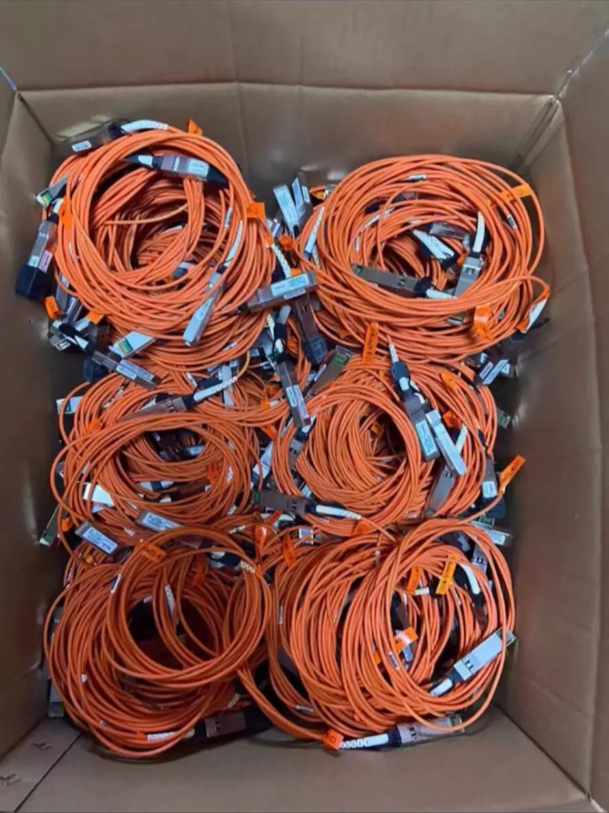 SFP+ finisar 10G волоконная линия aoc линия Yifeiyang 10G S аксессуары для сервера
SFP+ finisar 10G волоконная линия aoc линия Yifeiyang 10G S аксессуары для сервера