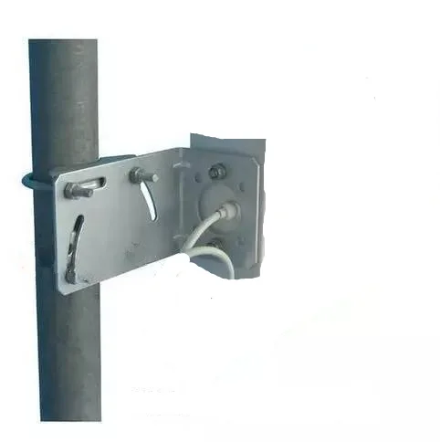 Outdoor horizontal patch antena installation L brackets Antenna fixation holding pole U bolts bracket
Outdoor horizontal patch antena installation L brackets Antenna fixation holding pole U bolts bracket