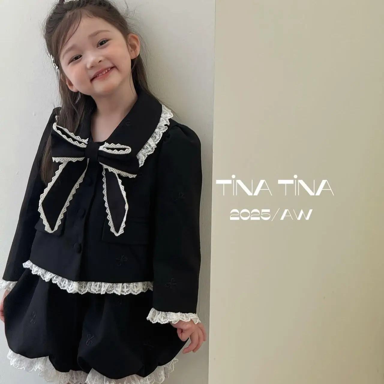 SeasonSea, черная куртка с кружевным бантом для девочек, весенне-осеннее детское милое пальто принцессы, корейский модный топ во французском стиле с кружевной отделкой и рюшами
SeasonSea, черная куртка с кружевным бантом для девочек, весенне-осеннее детское милое пальто принцессы, корейский модный топ во французском стиле с кружевной отделкой и рюшами