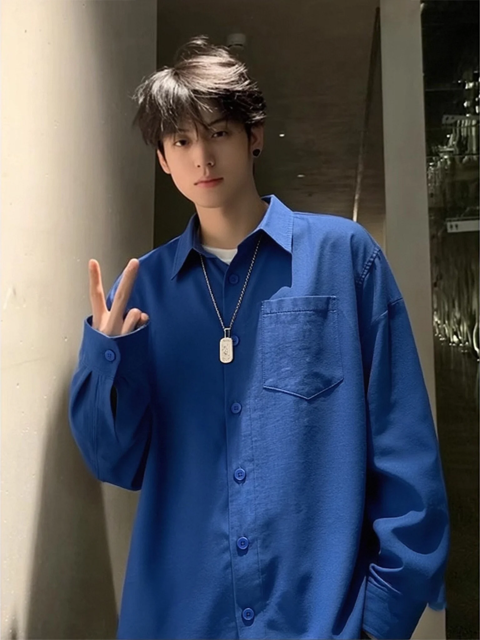 Мужская рубашка Klein Blue American Long Sleeve с воротником, осенне-зимняя, повседневная, для ношения под одеждой, премиум-класса, молодежная, свободного кроя
Мужская рубашка Klein Blue American Long Sleeve с воротником, осенне-зимняя, повседневная, для ношения под одеждой, премиум-класса, молодежная, свободного кроя