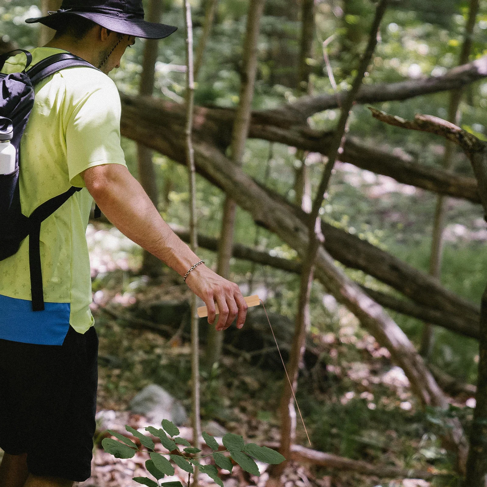 2pcs Copper Dowsing Rods Kit for Ghost Hunting Water Divination Gold Prospecting Tools Brass Divining Sticks Outdoor
2pcs Copper Dowsing Rods Kit for Ghost Hunting Water Divination Gold Prospecting Tools Brass Divining Sticks Outdoor