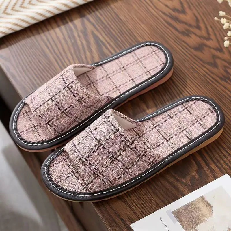 Женские тапочки из клетчатой ткани, весна-лето, новые, с мягкой подошвой, нескользящие, дышащие, для дома и улицы, бесшумные
Женские тапочки из клетчатой ткани, весна-лето, новые, с мягкой подошвой, нескользящие, дышащие, для дома и улицы, бесшумные