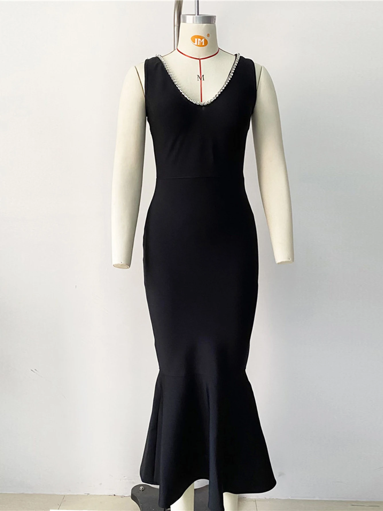 High Quality Sleeveless Sexy V-Neck Luxurious Diamond Ruffled Black Women'S Dress Bandage Long Dress Elegant Evening Party Dress
High Quality Sleeveless Sexy V-Neck Luxurious Diamond Ruffled Black Women'S Dress Bandage Long Dress Elegant Evening Party Dress